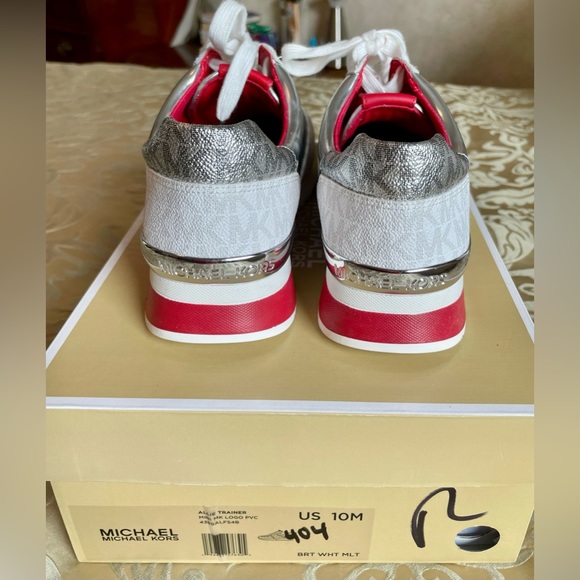 NEW! ♥️ MICHAEL KORS Sneakers!!! - Picture 10 of 14